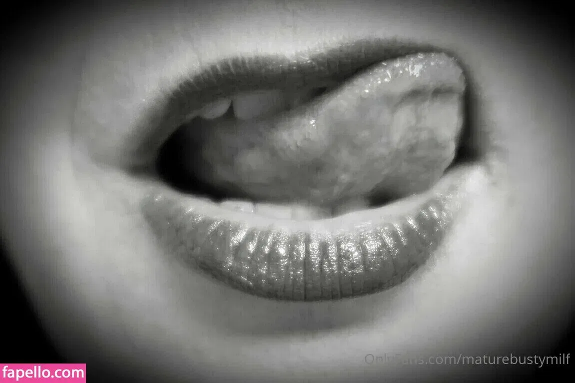 maturebustymom Onlyfans Photo Gallery 