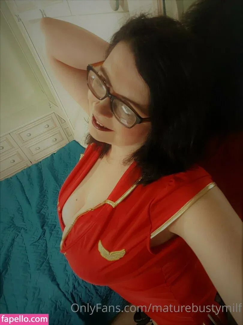 maturebustymom Onlyfans Photo Gallery 
