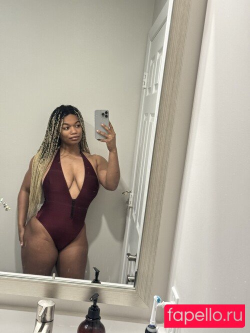 Itzmelanin Nude Onlyfans Photo 17