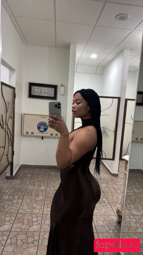 Itzmelanin Nude Onlyfans Photo 14