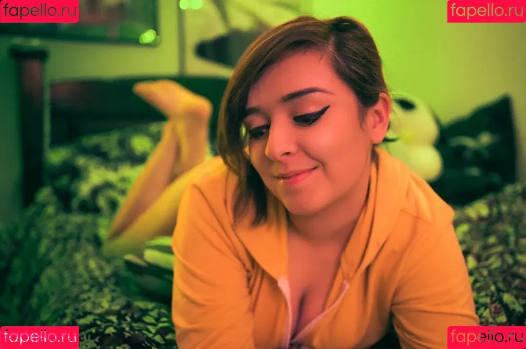 Yellowspoongirl Onlyfans Photo Gallery 