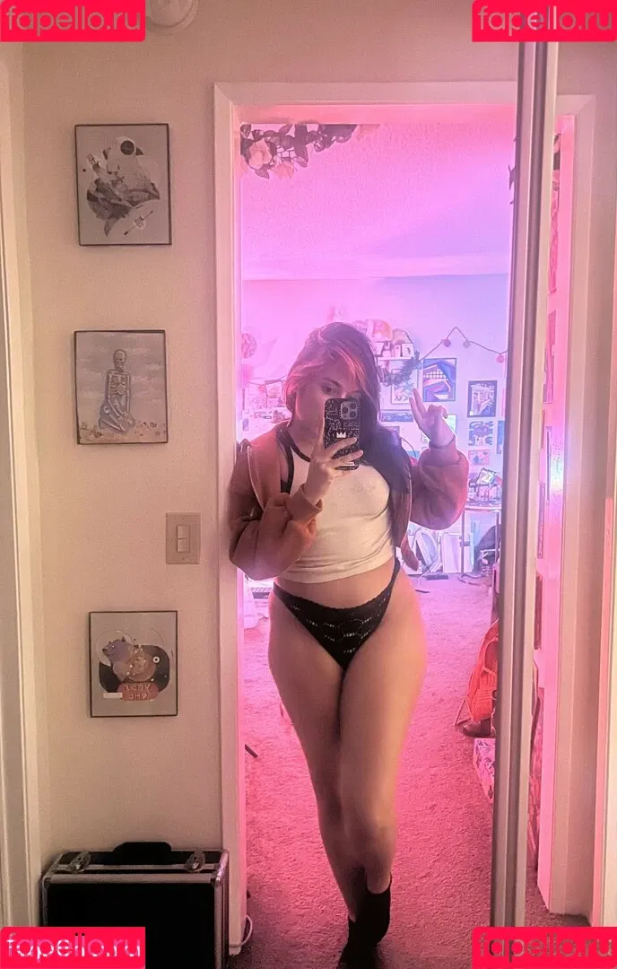 Yellowspoongirl Onlyfans Photo Gallery 