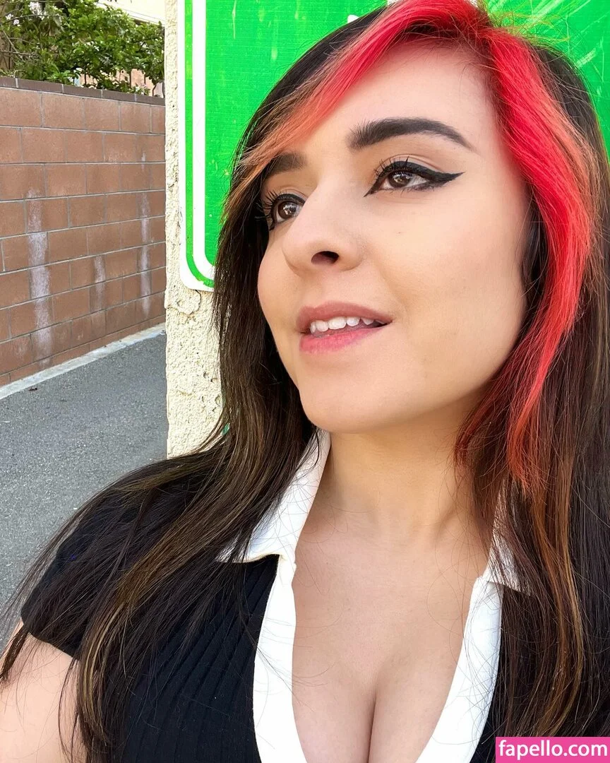 Yellowspoongirl Onlyfans Photo Gallery 