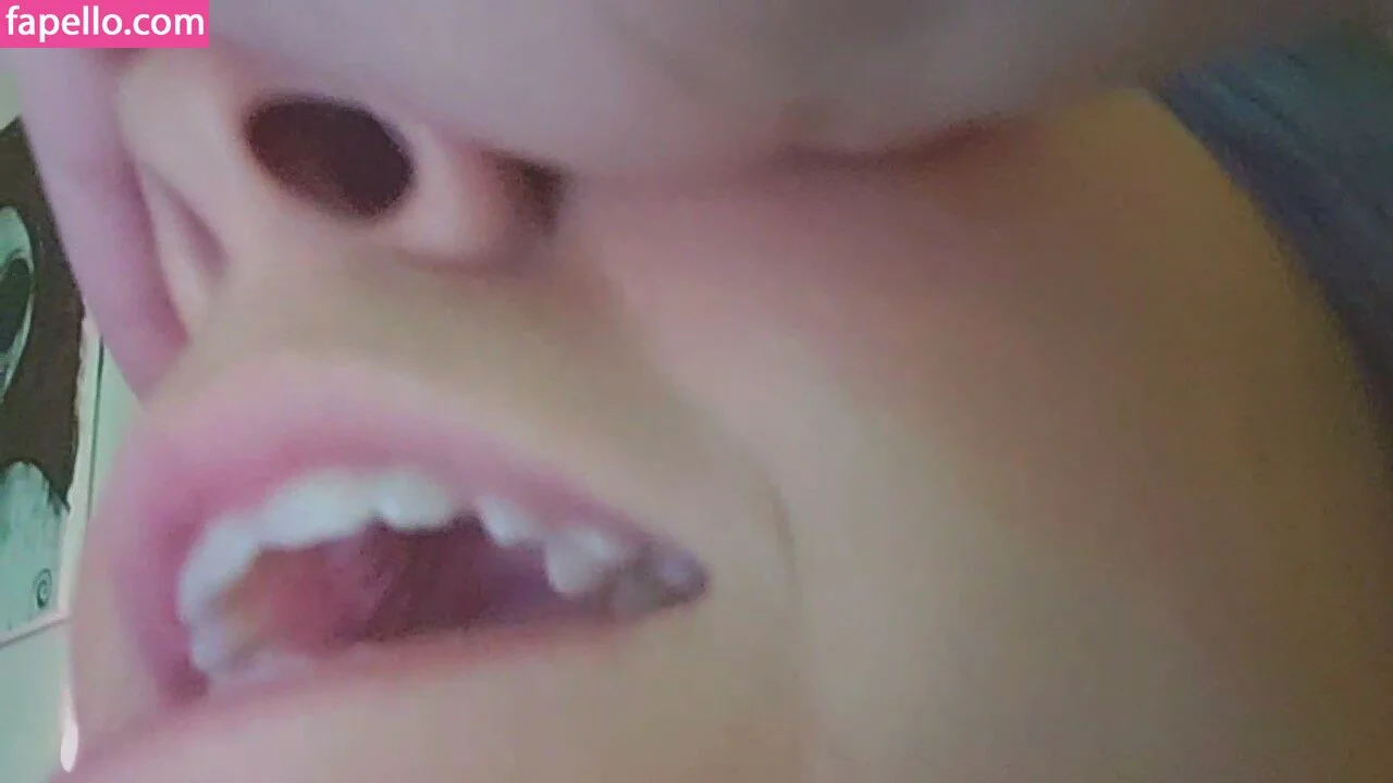 Yellowspoongirl Onlyfans Photo Gallery 