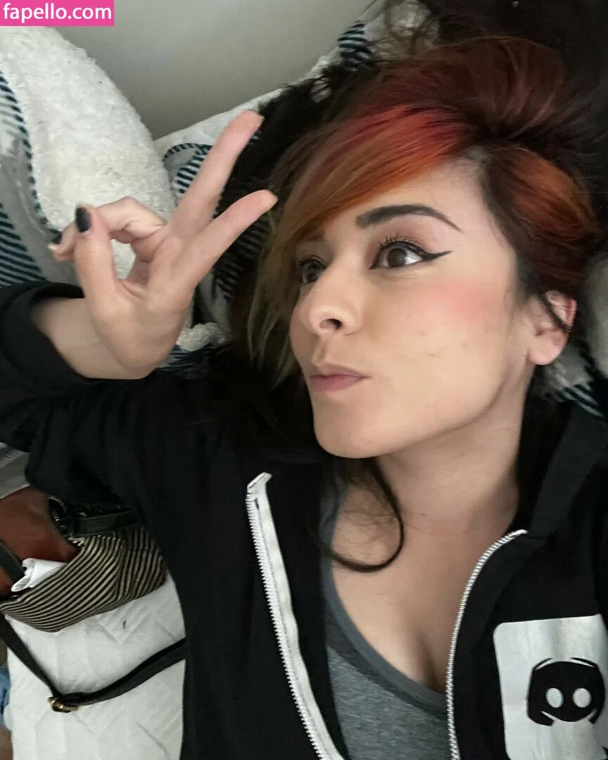 Yellowspoongirl Onlyfans Photo Gallery 