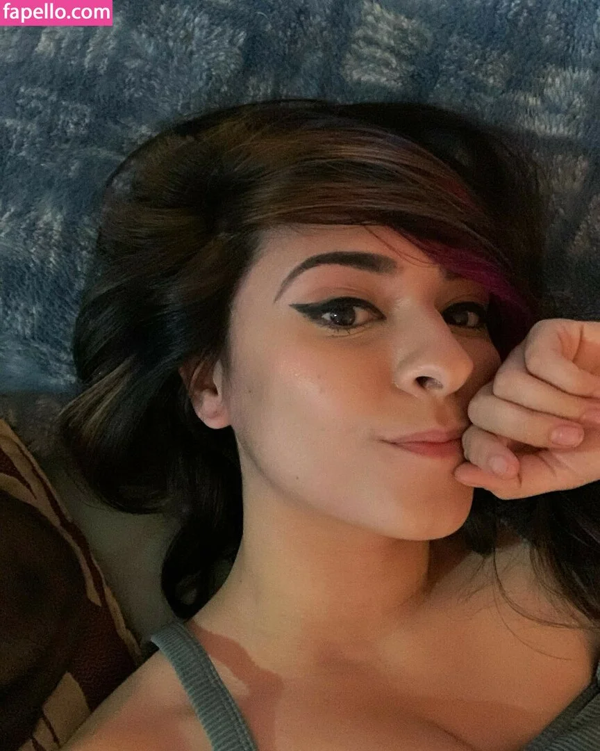 Yellowspoongirl Onlyfans Photo Gallery 