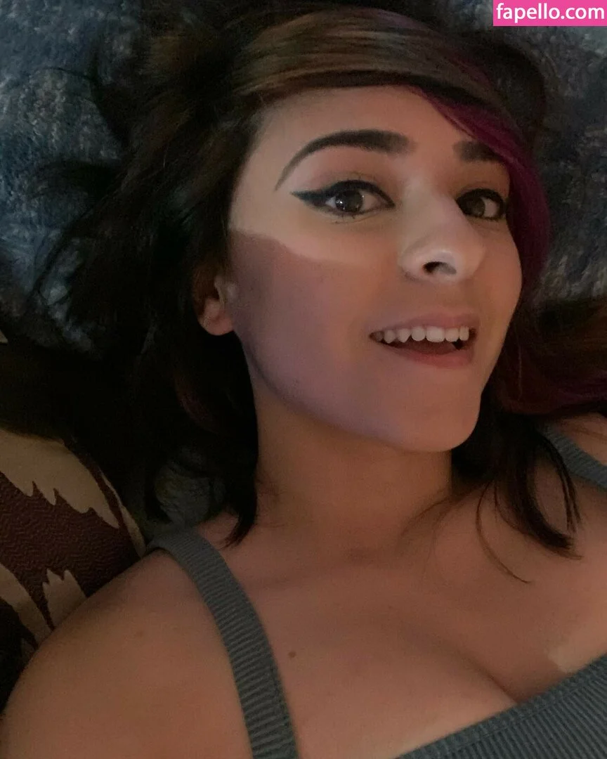 Yellowspoongirl Onlyfans Photo Gallery 