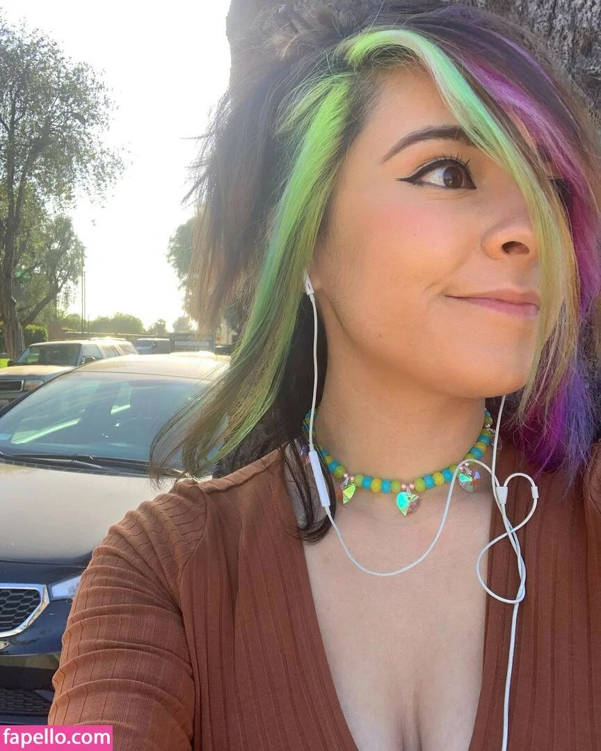 Yellowspoongirl Onlyfans Photo Gallery 