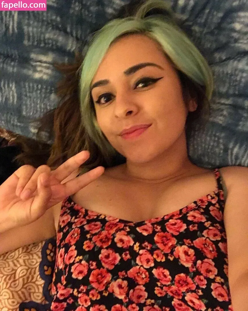 Yellowspoongirl Onlyfans Photo Gallery 