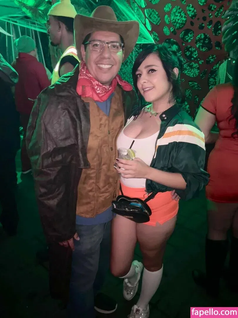 Yellowspoongirl Onlyfans Photo Gallery 