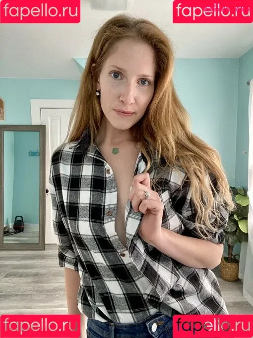 Emerson Bloom Onlyfans Photo Gallery 