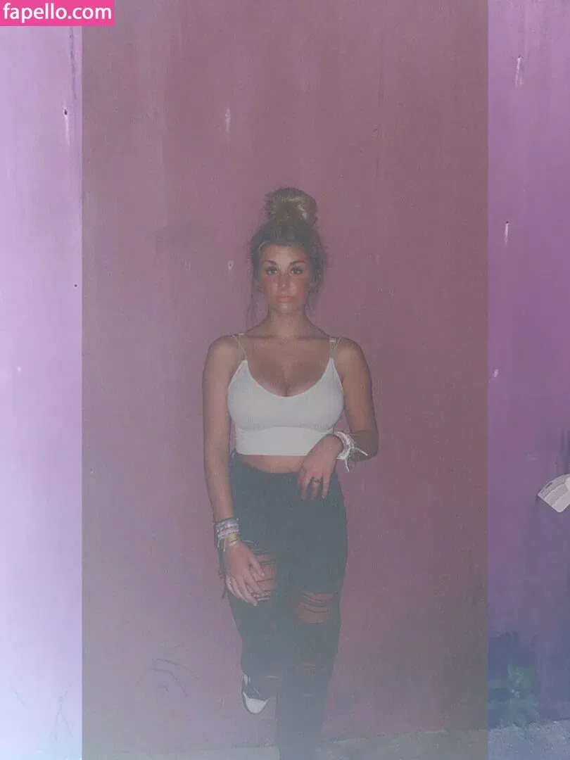 Rayna Denike Onlyfans Photo Gallery 