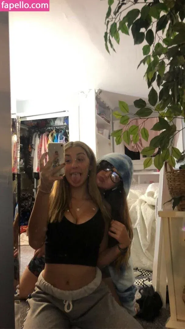 Rayna Denike Onlyfans Photo Gallery 