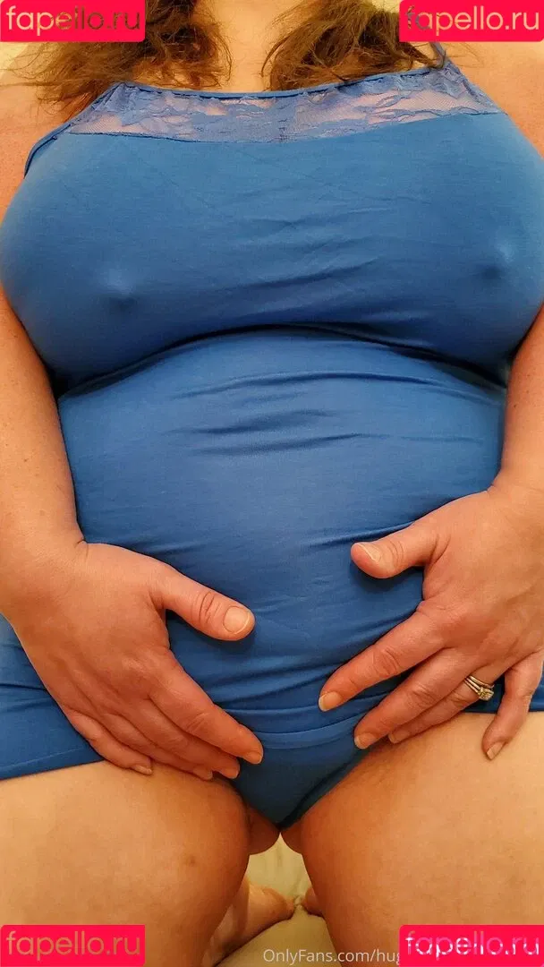 hugetittiebabexxxfree Onlyfans Photo Gallery 