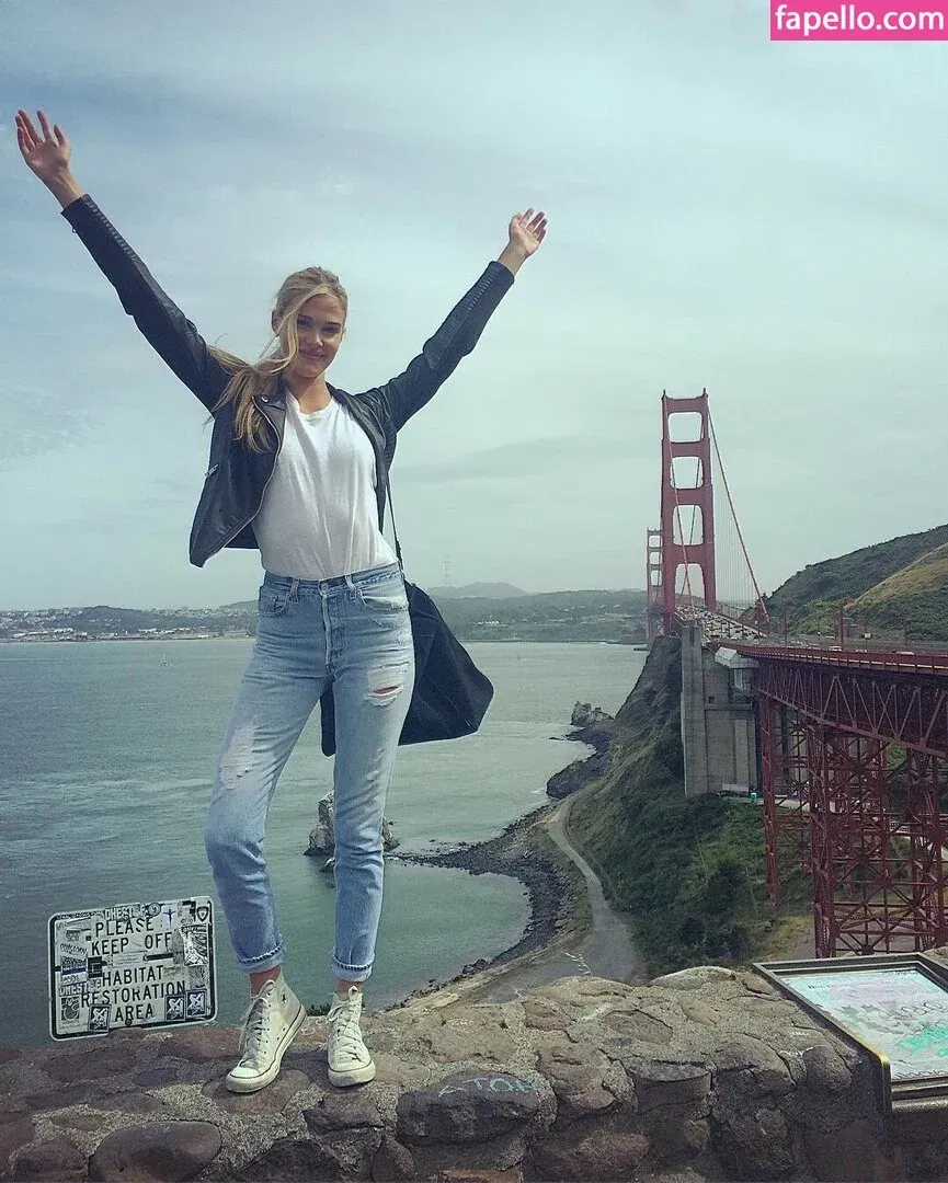 Noel Capri Berry Onlyfans Photo Gallery 