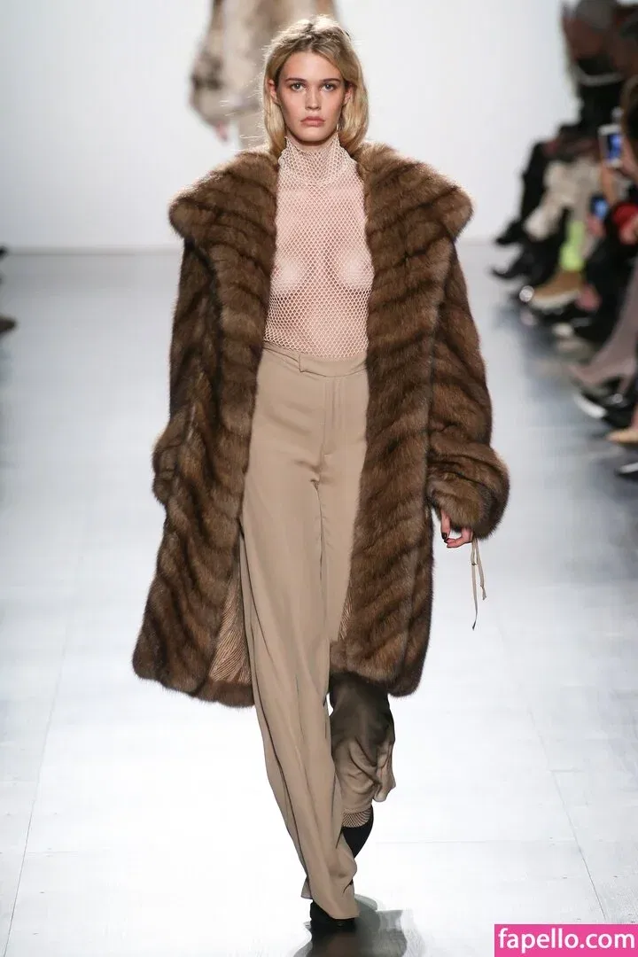 Noel Capri Berry Onlyfans Photo Gallery 