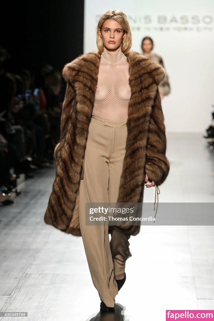 Noel Capri Berry Onlyfans Photo Gallery 