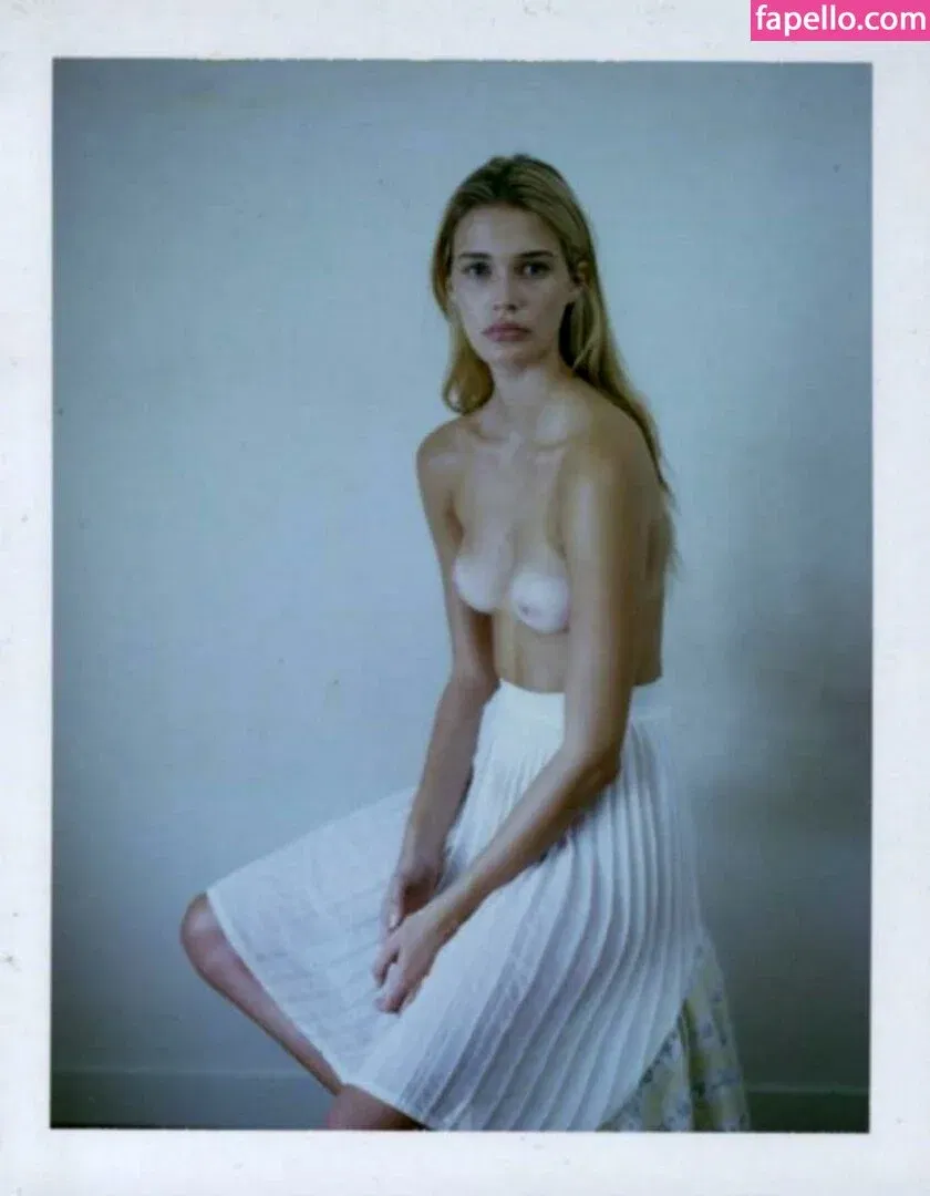 Noel Capri Berry Onlyfans Photo Gallery 