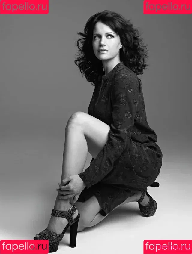Carla Gugino Onlyfans Photo Gallery 