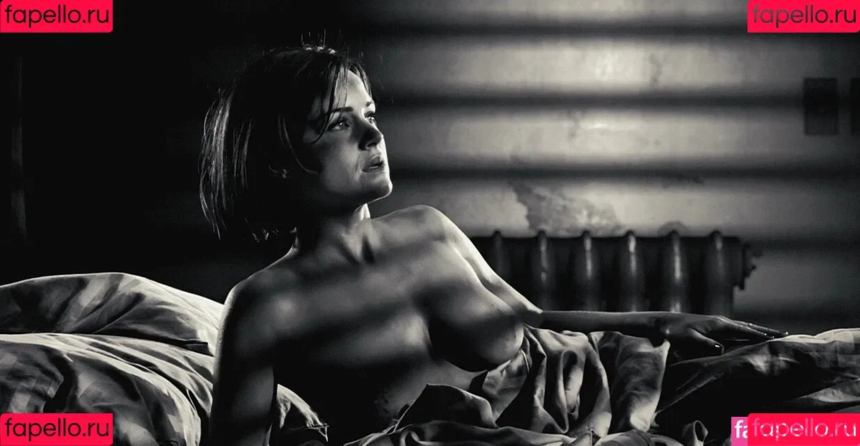Carla Gugino Onlyfans Photo Gallery 