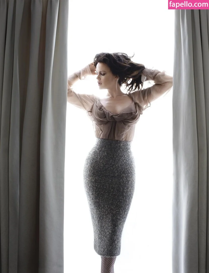 Carla Gugino Onlyfans Photo Gallery 