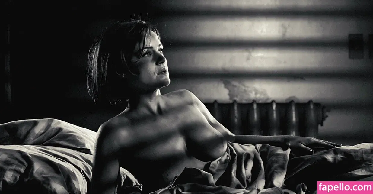 Carla Gugino Onlyfans Photo Gallery 