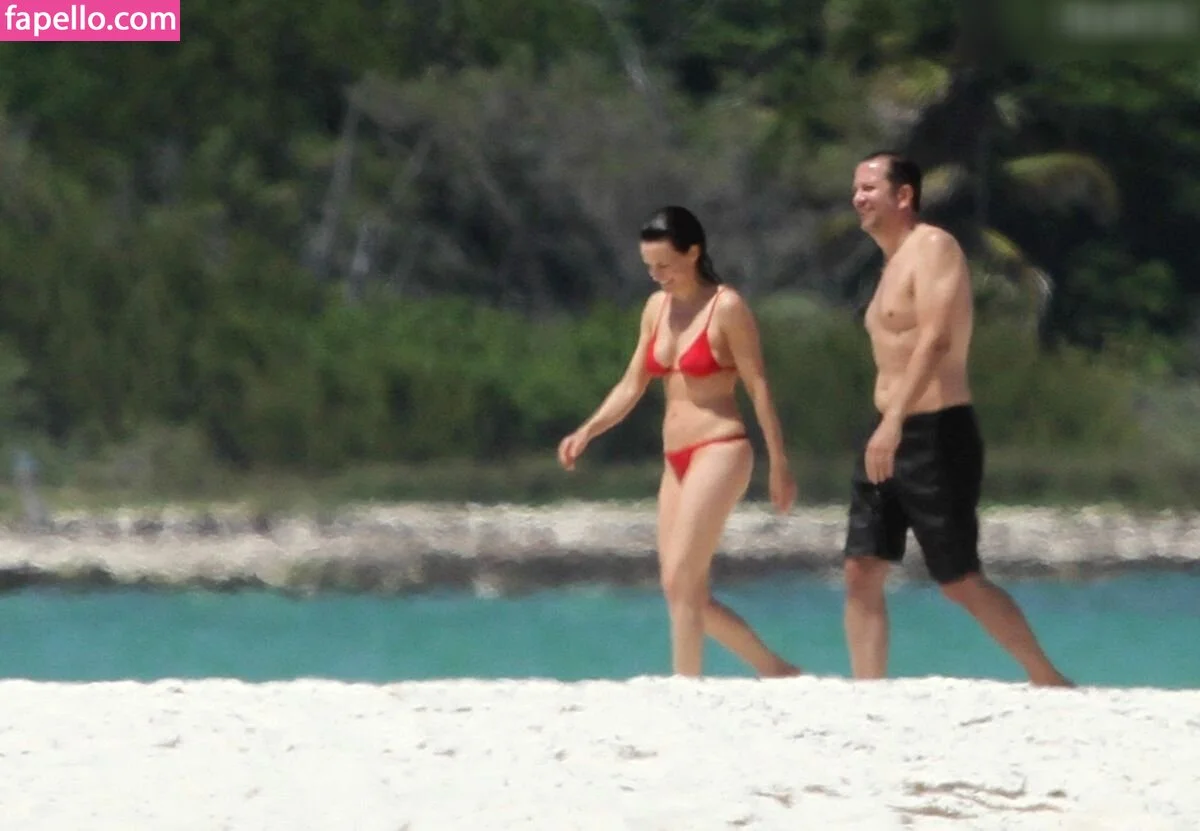 Carla Gugino Onlyfans Photo Gallery 