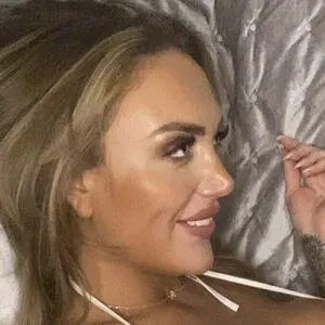 em96190 Onlyfans Photo Gallery 