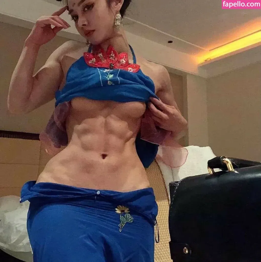 yona.z Onlyfans Photo Gallery 