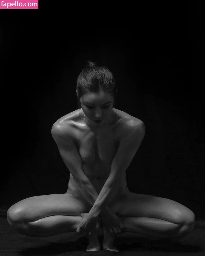 yona.z Onlyfans Photo Gallery 