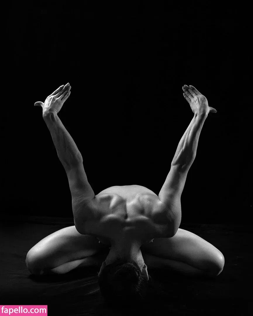 yona.z Onlyfans Photo Gallery 