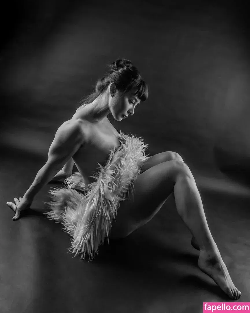 yona.z Onlyfans Photo Gallery 