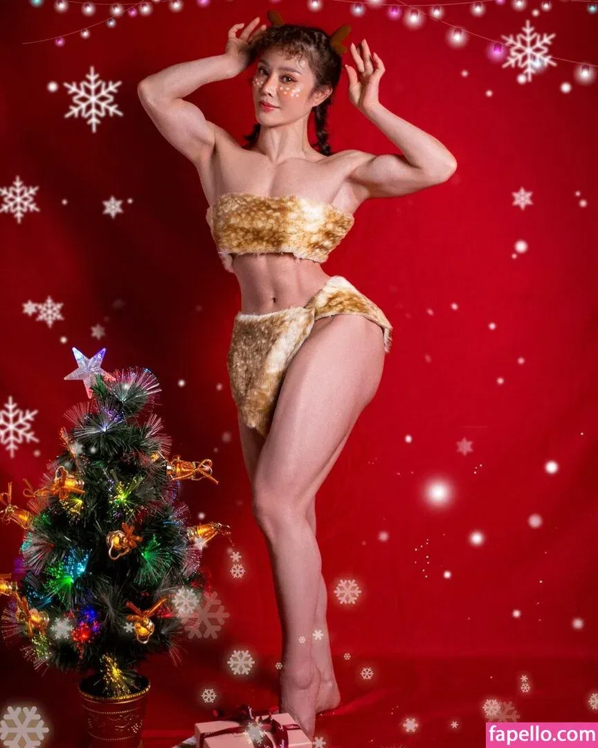 yona.z Onlyfans Photo Gallery 