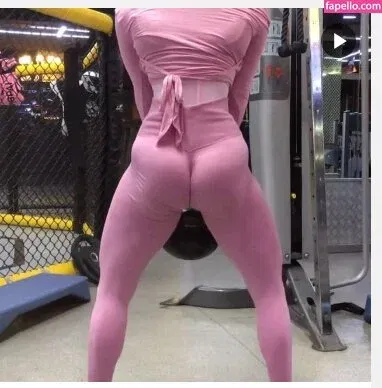 yona.z Onlyfans Photo Gallery 