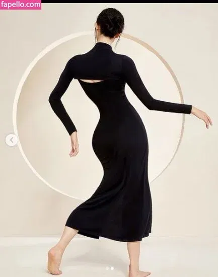 yona.z Onlyfans Photo Gallery 