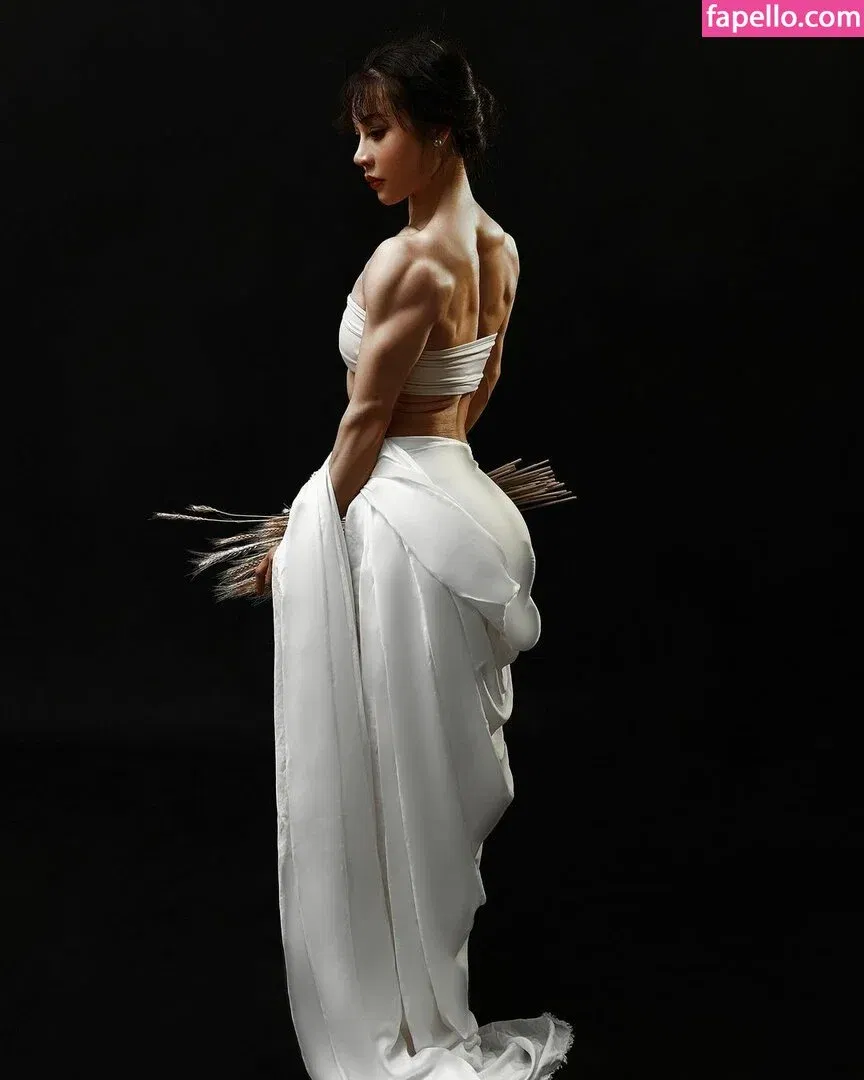 yona.z Onlyfans Photo Gallery 