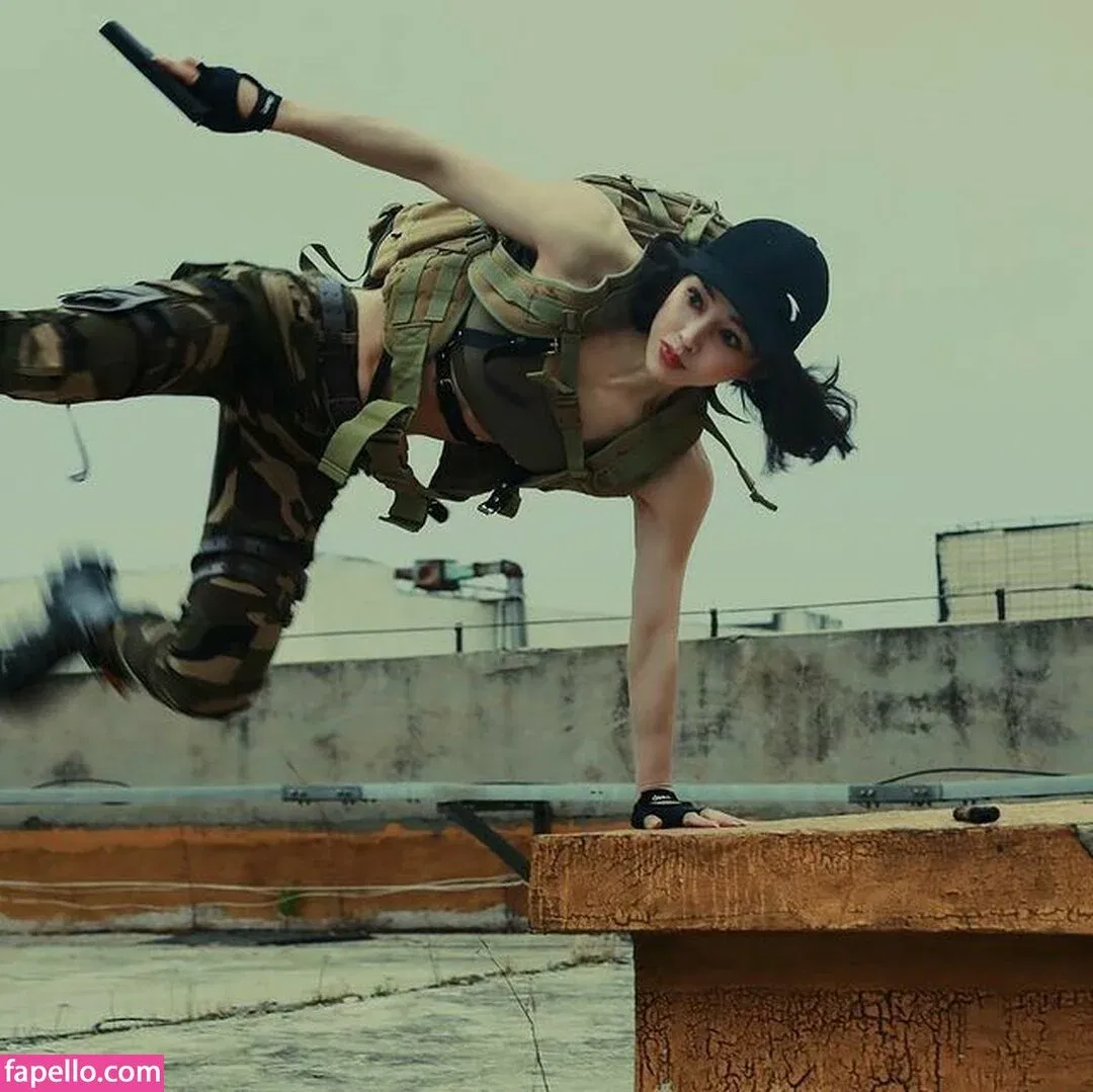 yona.z Onlyfans Photo Gallery 