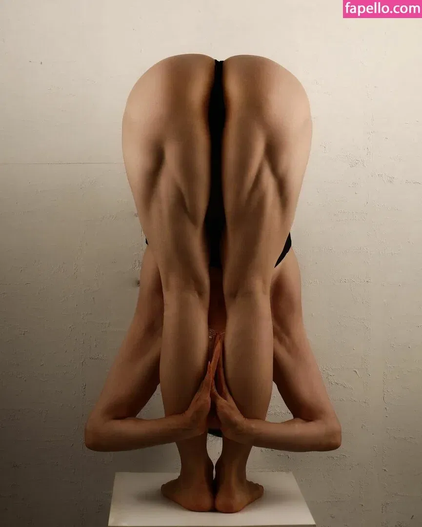 yona.z Onlyfans Photo Gallery 