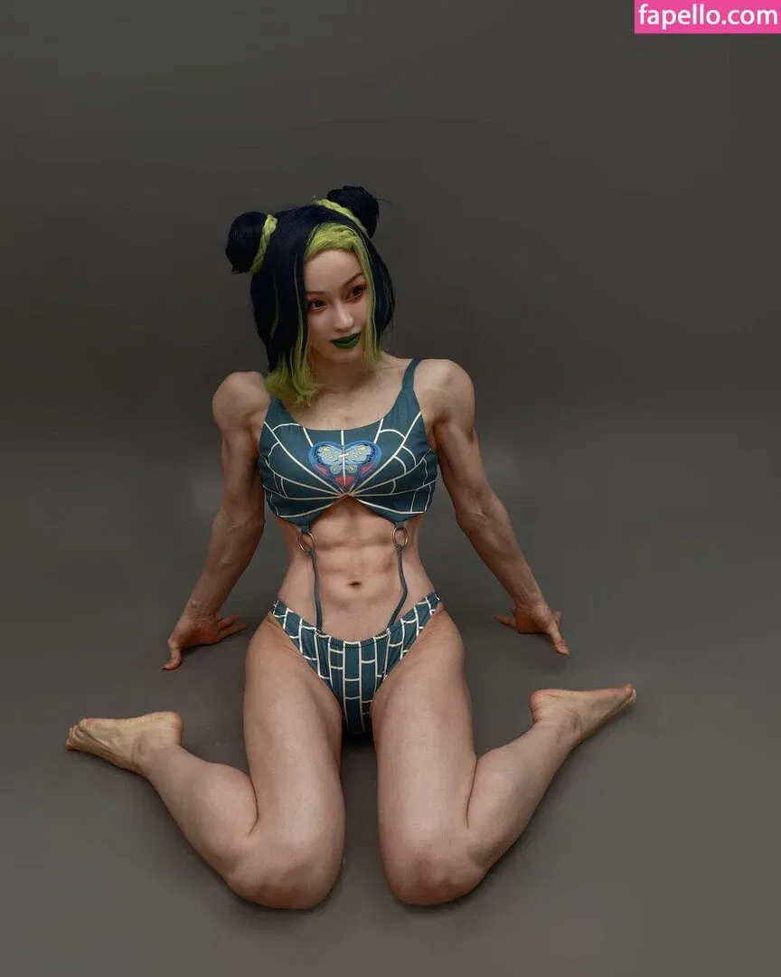 yona.z Onlyfans Photo Gallery 