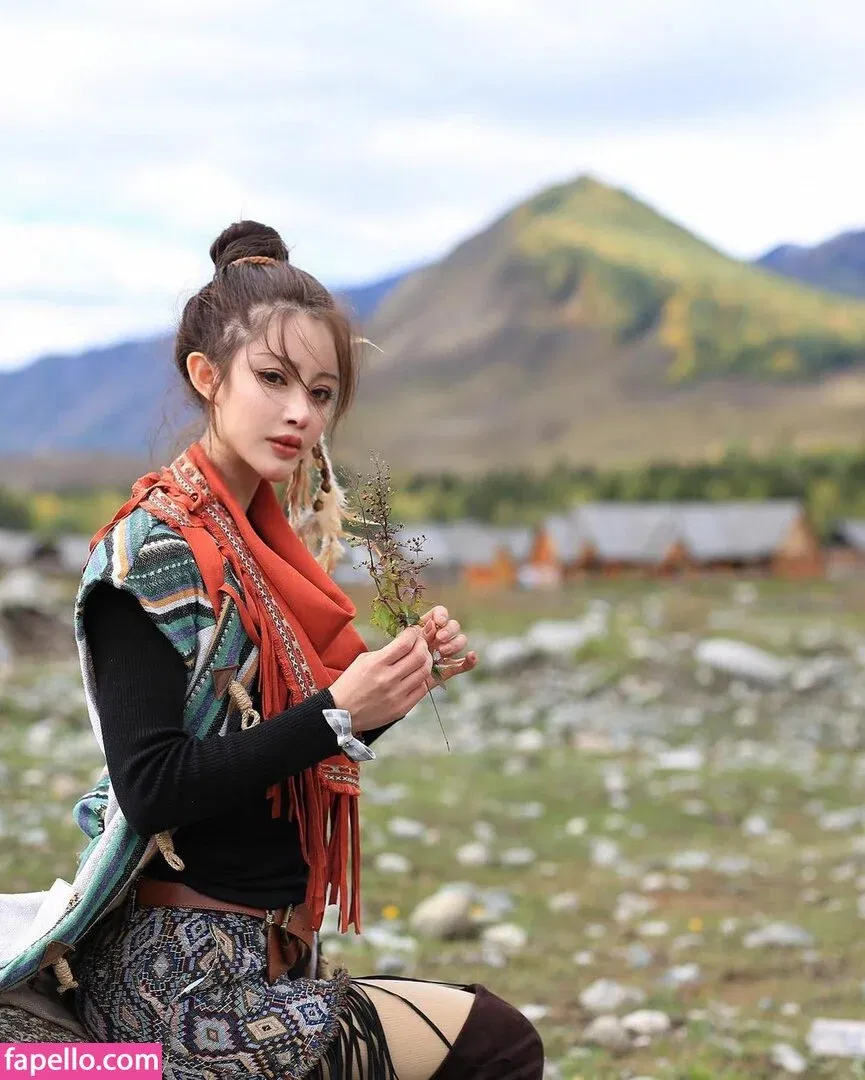 yona.z Onlyfans Photo Gallery 