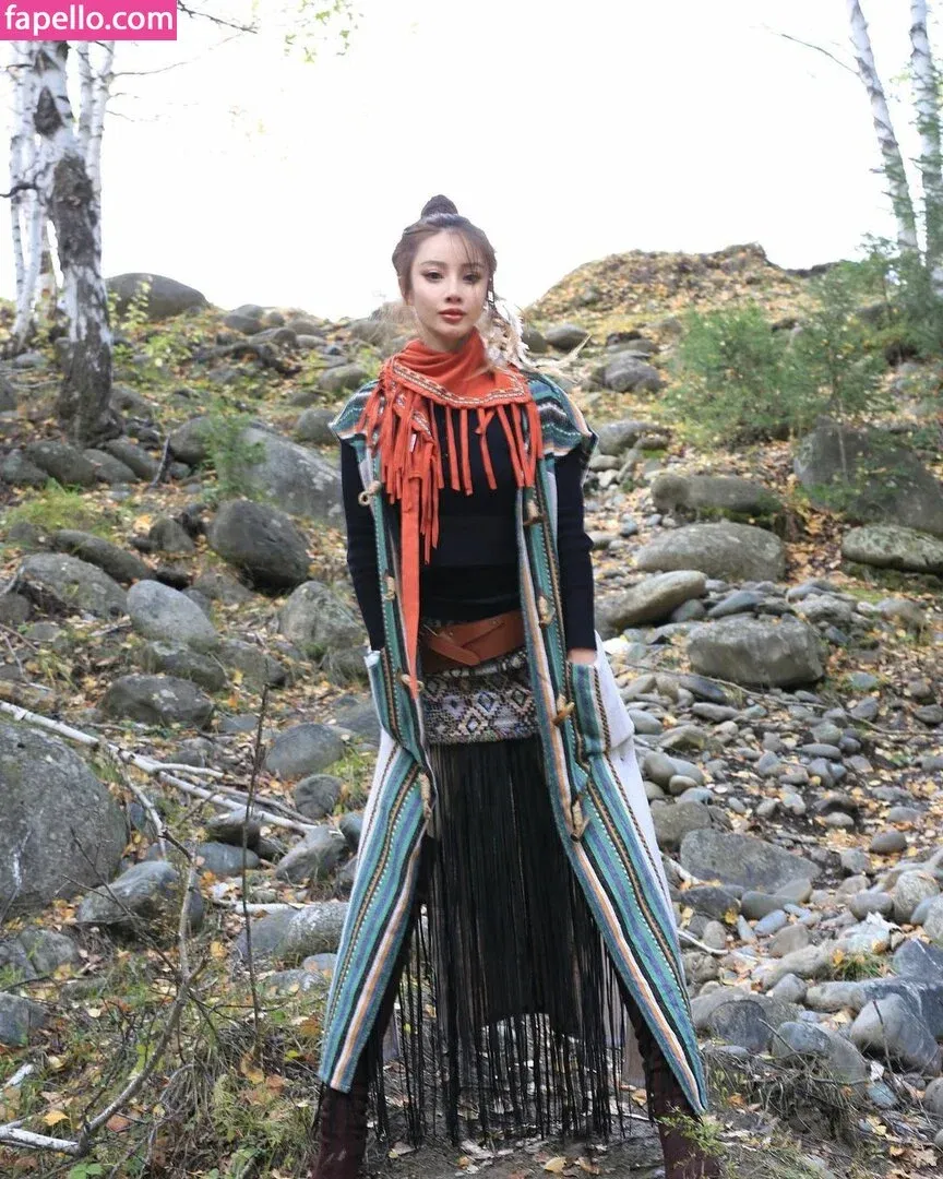 yona.z Onlyfans Photo Gallery 