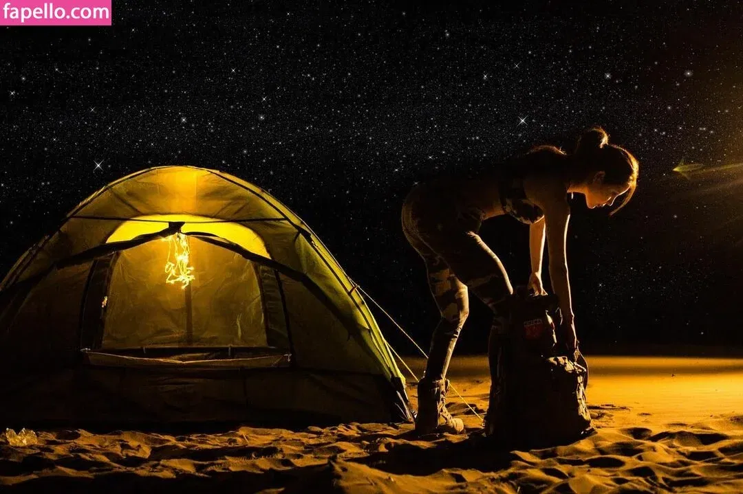 yona.z Onlyfans Photo Gallery 