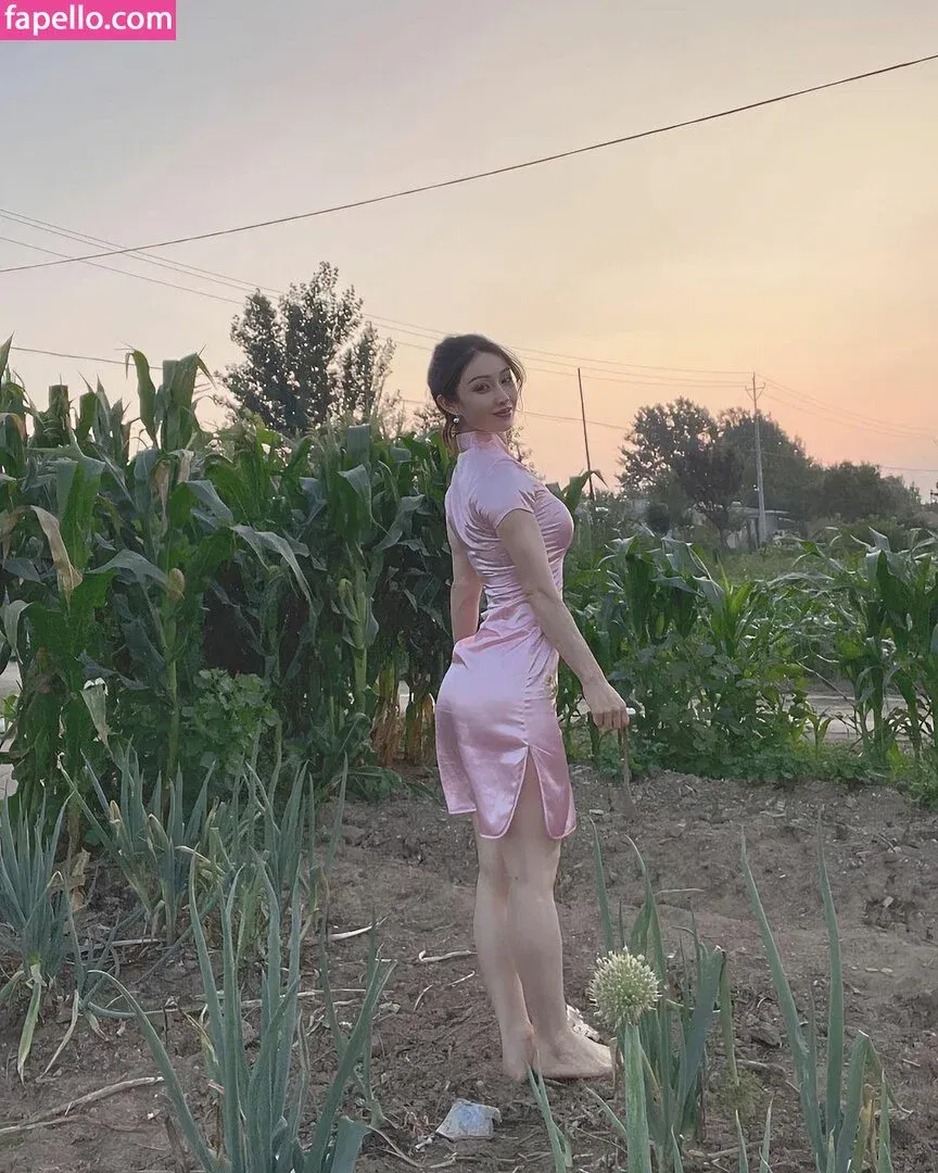 yona.z Onlyfans Photo Gallery 