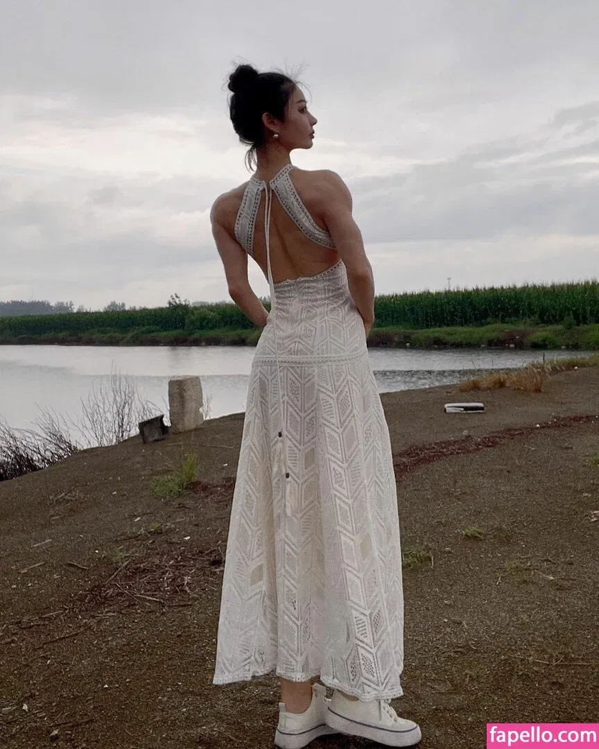 yona.z Onlyfans Photo Gallery 