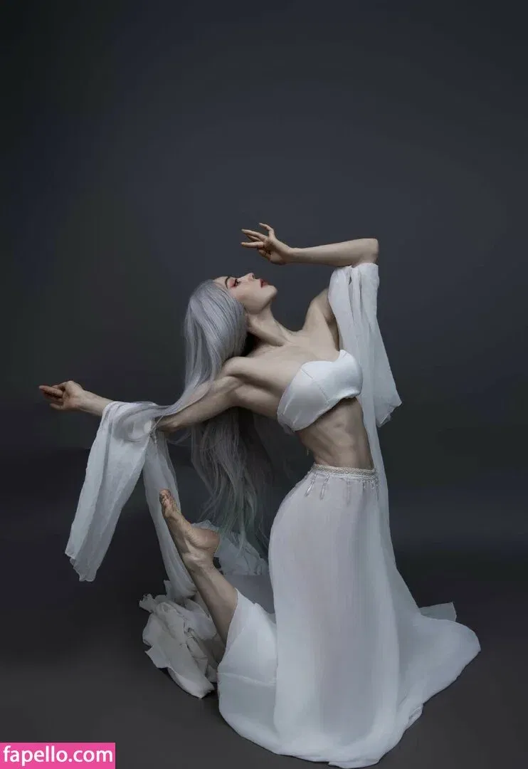 yona.z Onlyfans Photo Gallery 