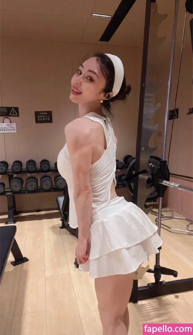 yona.z Onlyfans Photo Gallery 