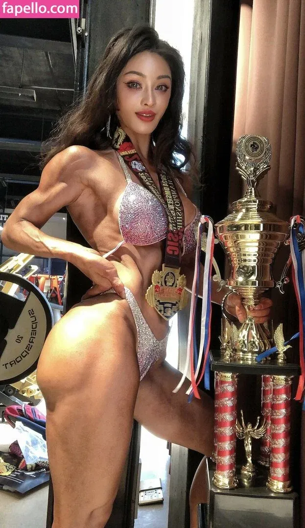 yona.z Onlyfans Photo Gallery 