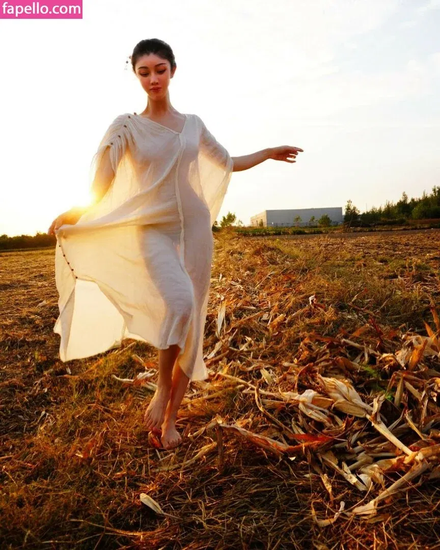 yona.z Onlyfans Photo Gallery 