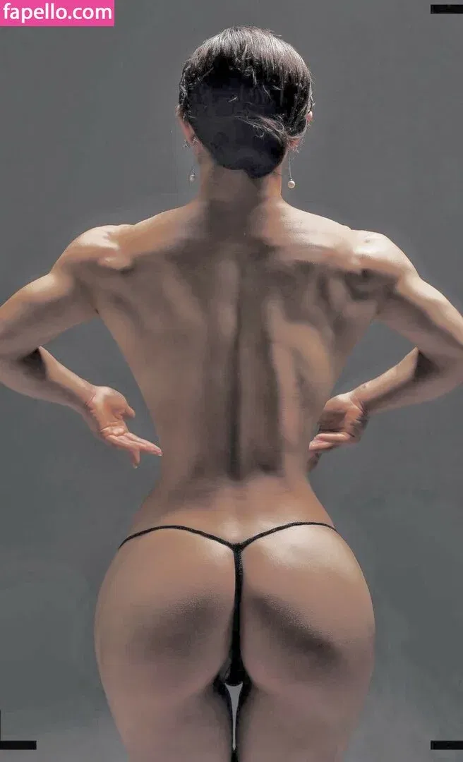 yona.z Onlyfans Photo Gallery 