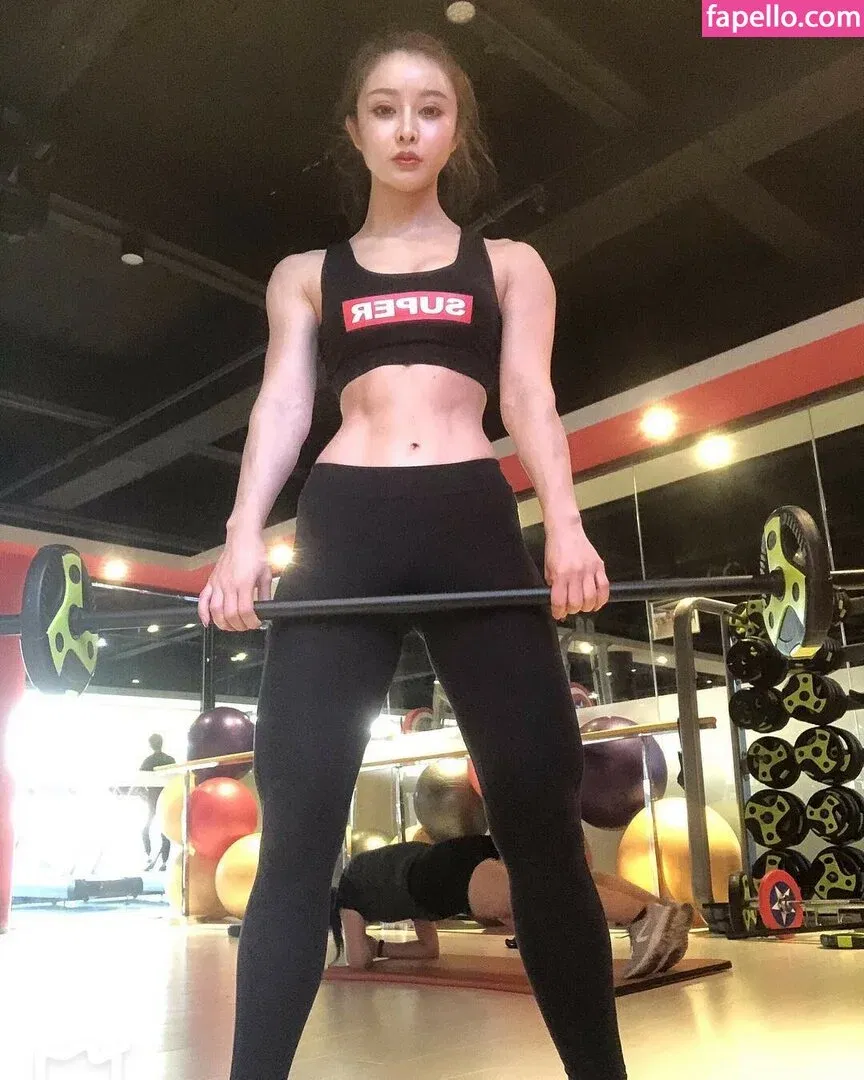 yona.z Onlyfans Photo Gallery 